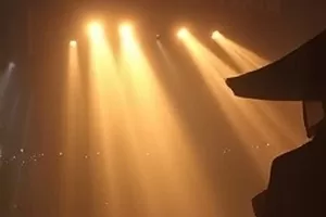 纪录片《旧物修复日志》修表台工作灯横版剧照